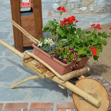 Çiftlik konaklama Biosila Acri